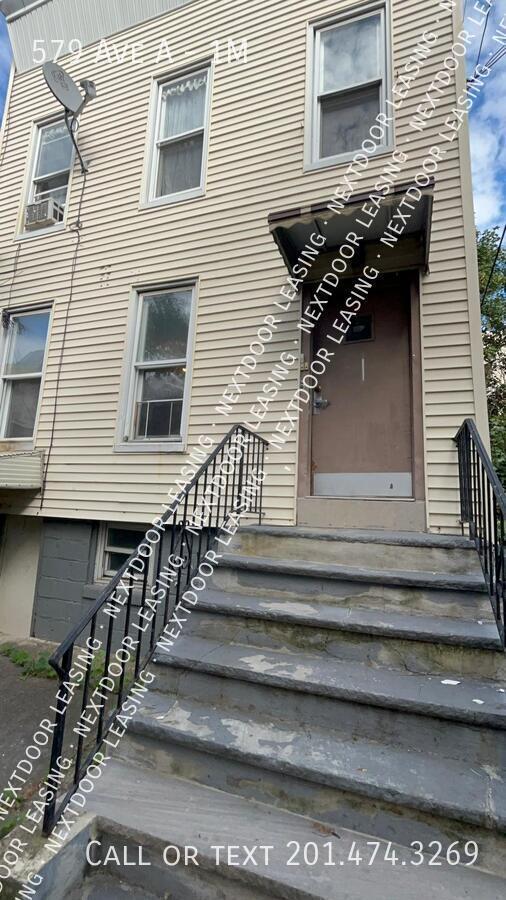 579 Avenue A in Bayonne, NJ - Building Photo - Building Photo