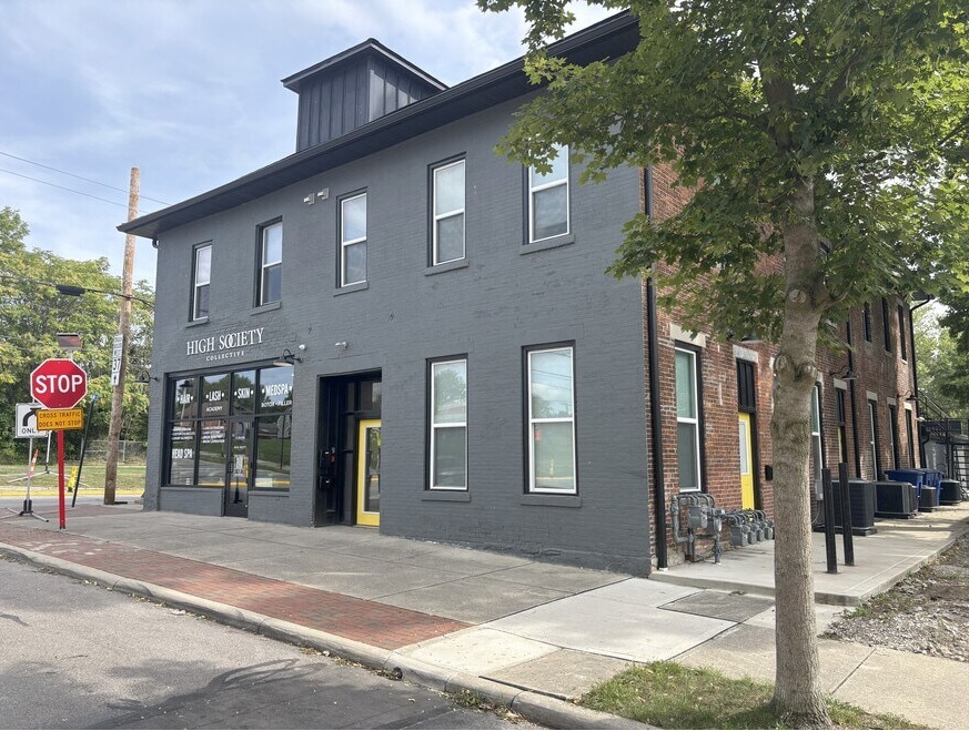 186 E Winter St in Delaware, OH - Building Photo