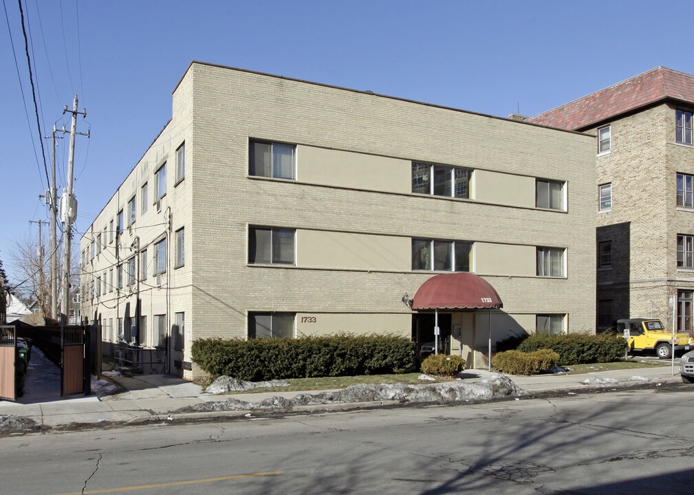 1733 N Cambridge Ave in Milwaukee, WI - Building Photo