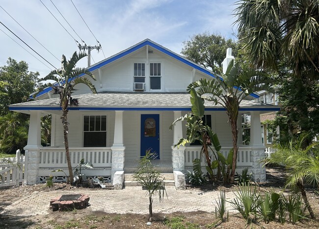 122 S Peninsula Dr in Daytona Beach, FL - Building Photo - Building Photo