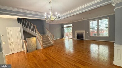 11904 Castlegate Ct in Rockville, MD - Building Photo - Building Photo