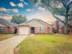 3241 Wythe Cir in Pensacola, FL - Building Photo