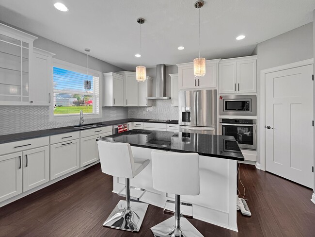 9073 Degler Ln in Chanhassen, MN - Building Photo - Building Photo