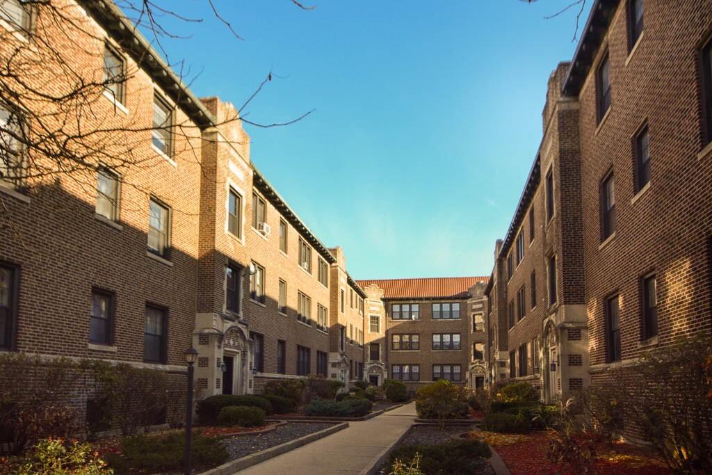 1318 Oak in Evanston, IL - Building Photo