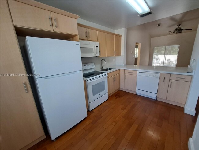 2240 SW 80th Terrace in Miramar, FL - Building Photo - Building Photo