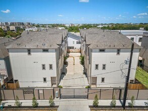 4310 Marina St in Houston, TX - Foto de edificio - Building Photo