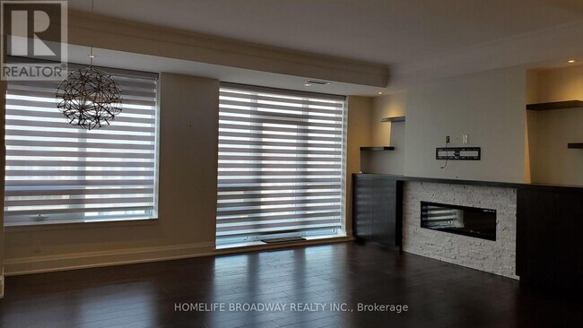 property at 15-915 Stollery Pond Cres