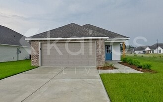 22832 Monterey Ave in Denham Springs, LA - Building Photo