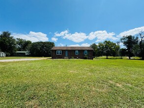 207 Old Hunters Point Pike in Lebanon, TN - Building Photo - Building Photo