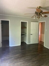 105 Simon Latour Rd photo'