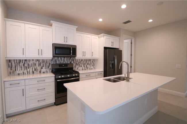 7020 Mistral Wy in Ft. Myers, FL - Building Photo - Building Photo