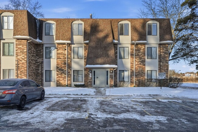 property at 209 W Ct of Shorewood