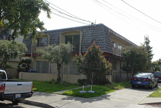 2232 San Jose Ave in Alameda, CA - Foto de edificio - Building Photo