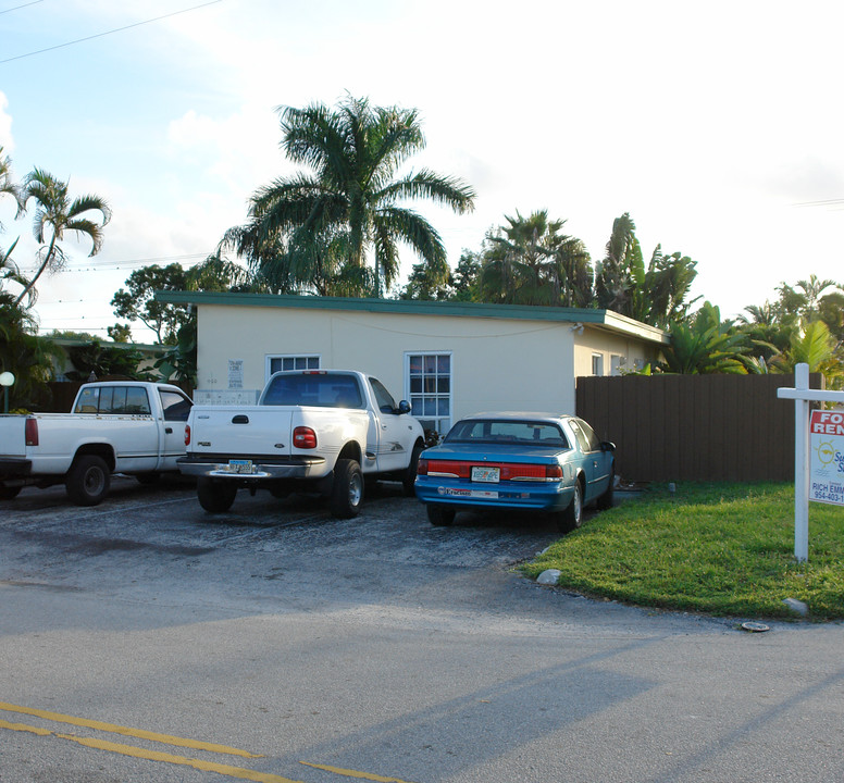 1100 NE 12th Ave in Fort Lauderdale, FL - Building Photo