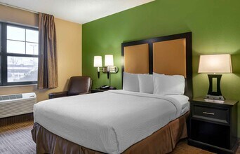 Furnished Studio-Detroit - Roseville in Roseville, MI - Building Photo - Building Photo
