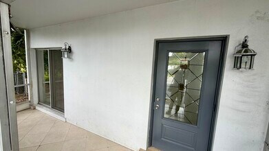 2646 Polk St in Hollywood, FL - Building Photo - Building Photo