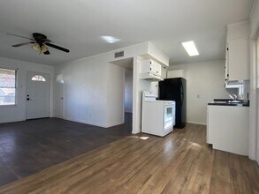 516 Willow Way in McGregor, TX - Building Photo - Building Photo