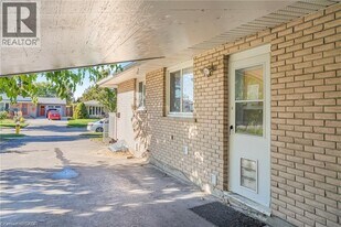 146 Appalachian Crescent in Kitchener, ON - Building Photo