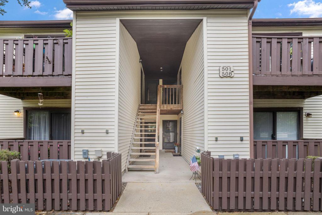501 Lindsey Ct in Evesham, NJ - Building Photo