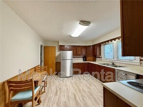 3013 Ridgeview Dr in Charleston, WV - Building Photo - Building Photo