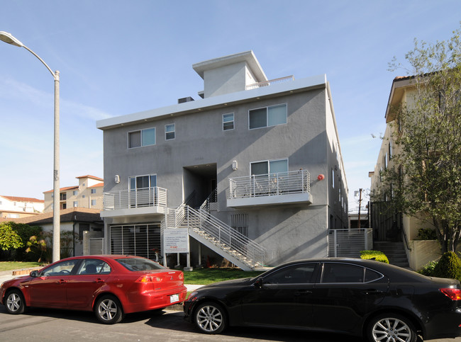 2466 Corinth Ave in Los Angeles, CA - Building Photo - Building Photo