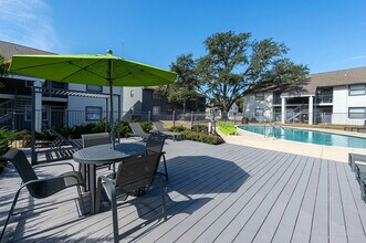 The Grove at Southwood in College Station, TX - Foto de edificio - Building Photo