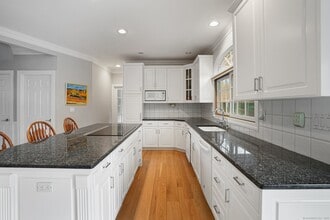 65 Pine Ridge Rd in Wilton, CT - Building Photo - Building Photo
