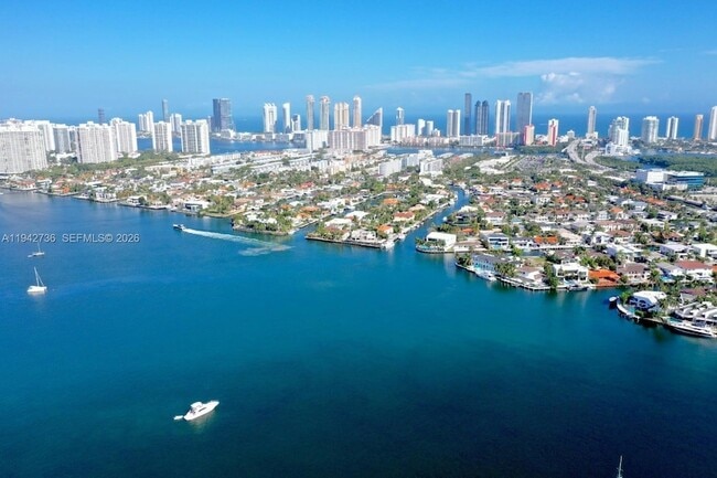 16570 NE 26th Ave in North Miami Beach, FL - Building Photo - Building Photo