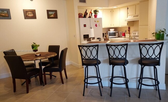 property at 437 Vista Isles Dr