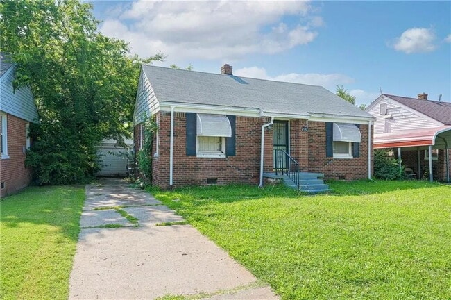 property at 2132 Miramar Blvd