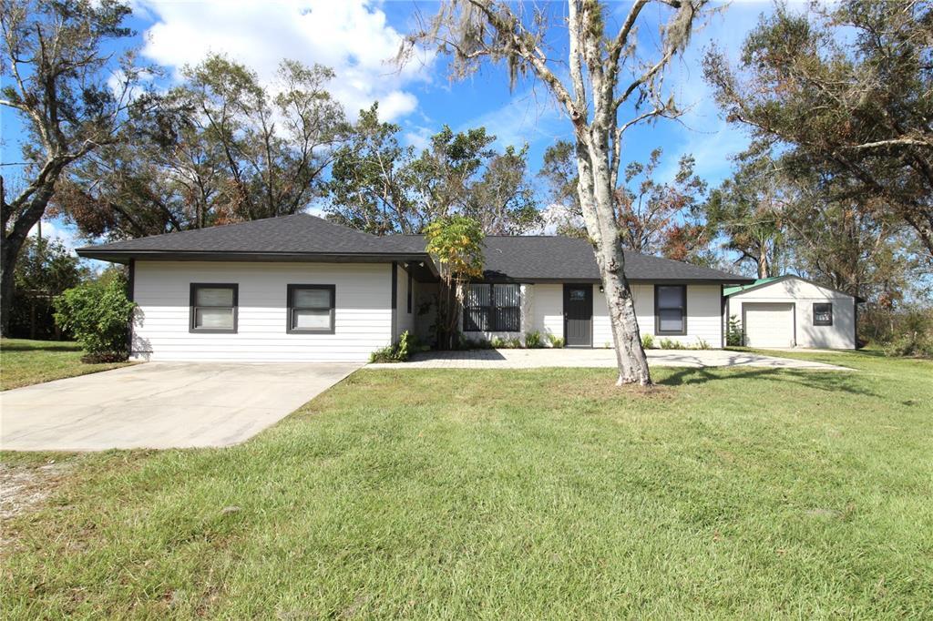 26125 61st Ave E in Myakka City, FL - Foto de edificio