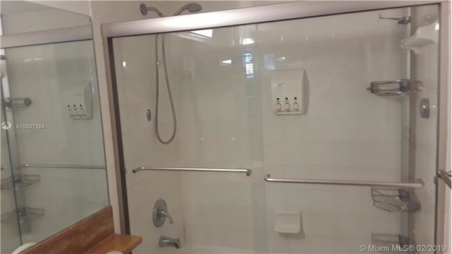 19999 E Country Club Dr-Unit -1307 in Aventura, FL - Building Photo - Building Photo