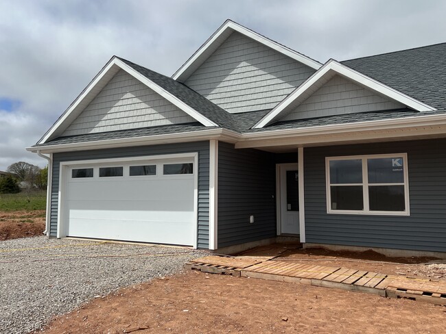 39 Violet Cir in Charlottetown, PE - Building Photo - Building Photo