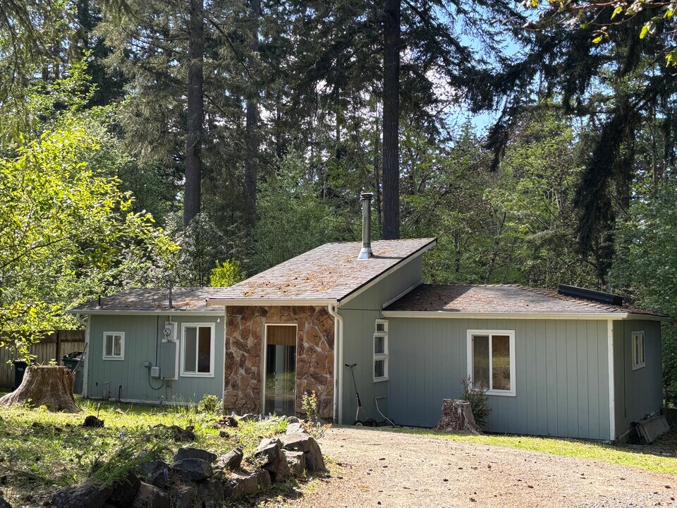14713 113th St NW in Gig Harbor, WA - Foto de edificio