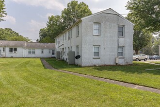 1600 W Front St in Burlington, NC - Building Photo - Building Photo