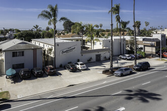 Grand Continental Apartments in San Diego, CA - Building Photo - Building Photo