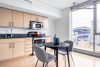 521 Stadium Pl S in Seattle, WA - Foto de edificio - Building Photo