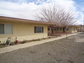 15811 Apple Valley Rd in Apple Valley, CA - Building Photo - Building Photo