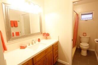 923 Green St, Unit A in Honolulu, HI - Foto de edificio - Building Photo