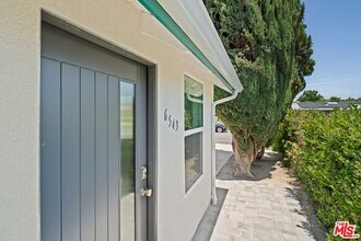 6543 Franrivers Ave in Los Angeles, CA - Building Photo - Building Photo