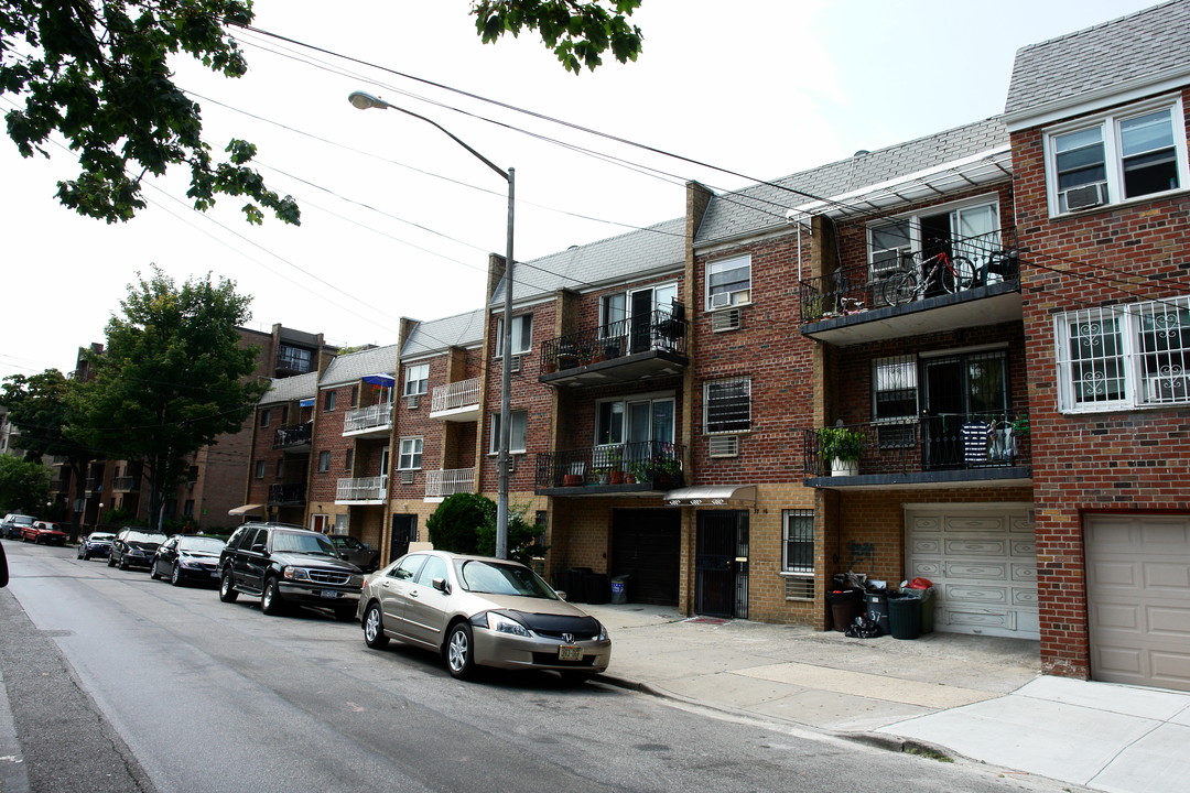 3716-3724 147th St in Flushing, NY - Foto de edificio