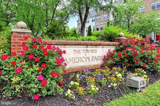 103 Cameron Pk Ct in Alexandria, VA - Foto de edificio - Building Photo