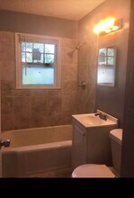 4220 E 69th St in Kansas City, MO - Building Photo - Building Photo