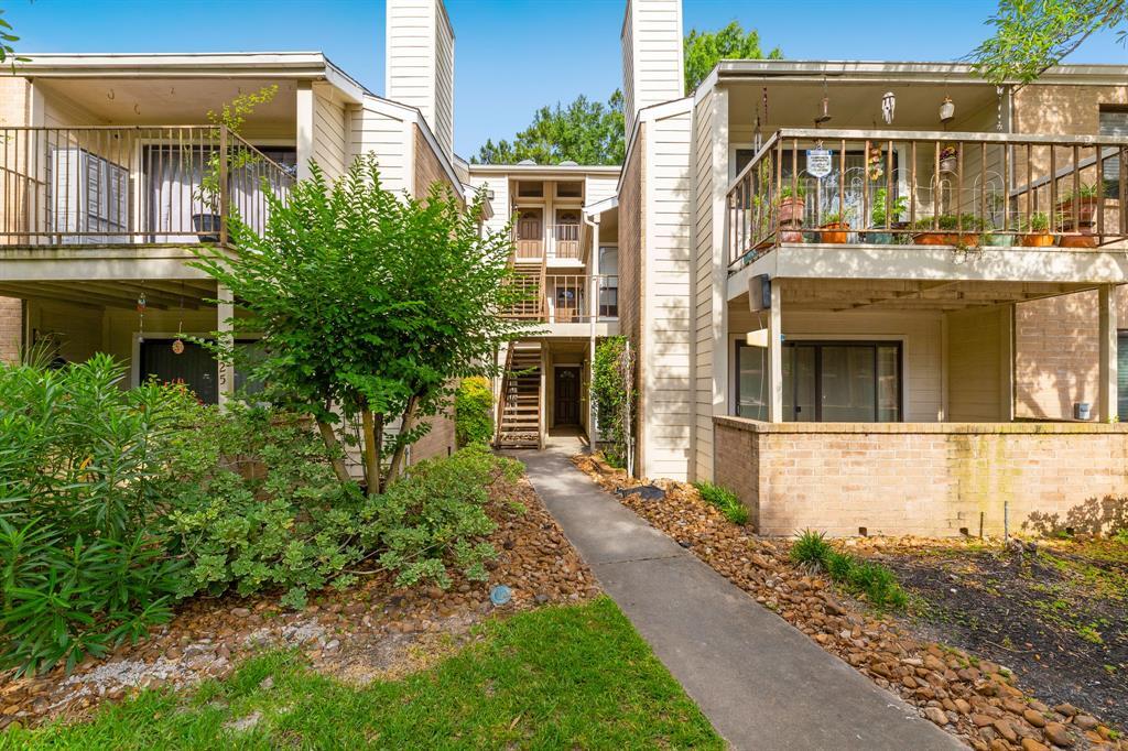 3500 Tangle Brush Dr in The Woodlands, TX - Foto de edificio