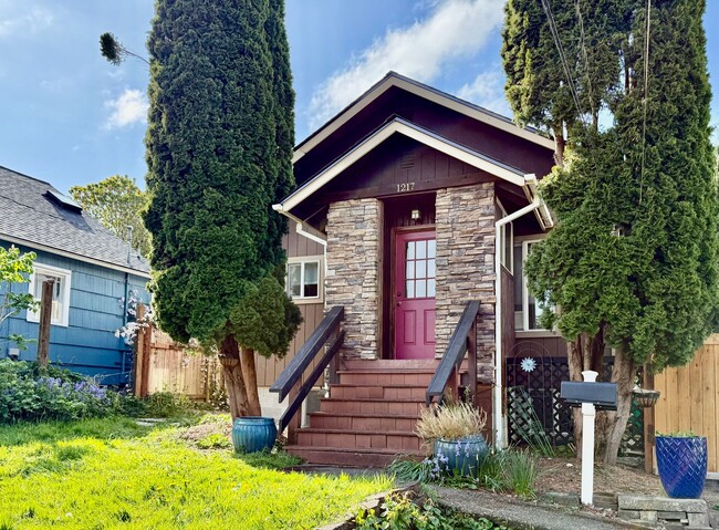property at 1217 9th Ave SE