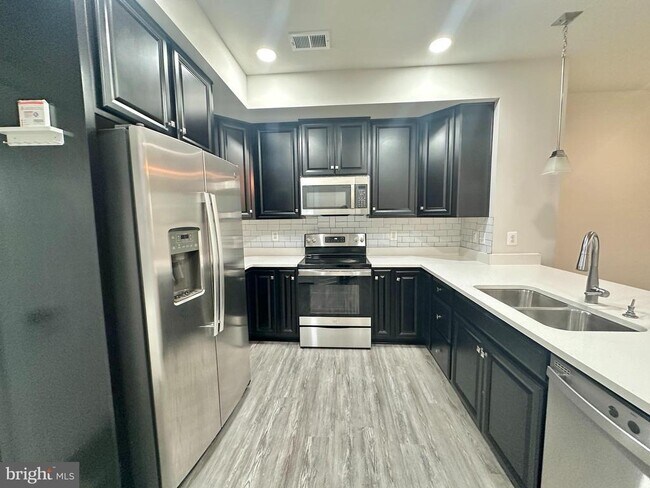 24706 Pantzlaff Farm Terrace in Dulles, VA - Building Photo - Building Photo