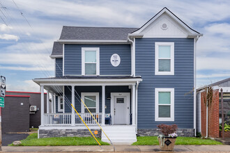 92 E Main St in Taylorsville, KY - Foto de edificio - Building Photo