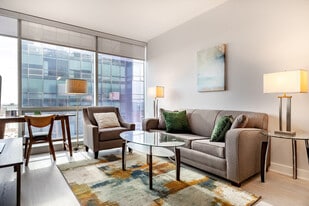 333 Huguenot St in New Rochelle, NY - Building Photo