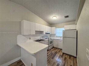 623 NW 13th Terrace in Fort Lauderdale, FL - Building Photo - Building Photo