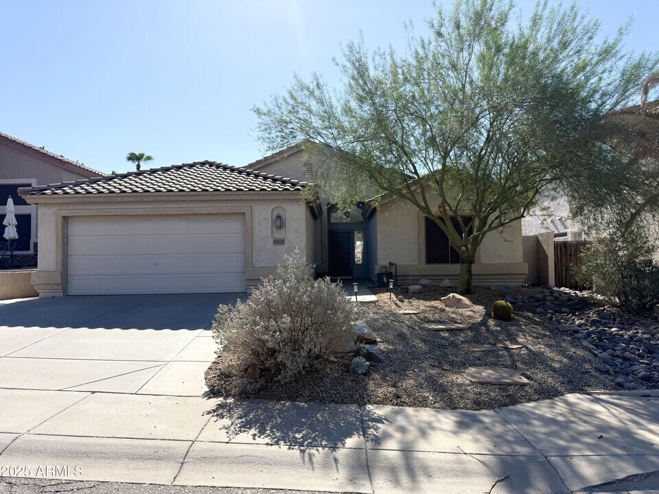 16025 S 18th Dr in Phoenix, AZ - Building Photo